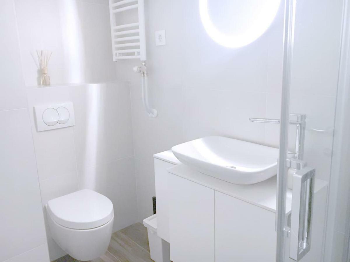 New Central Light Apartment With Private Parking Novi Sad Exteriér fotografie